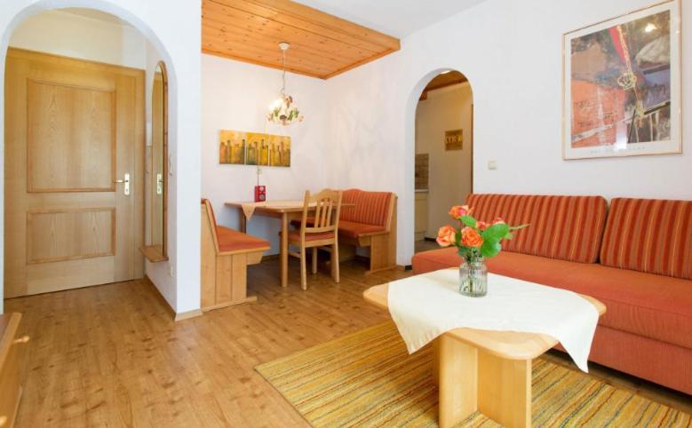 Haus Christaldo Bed & Breakfast Sankt Anton am Arlberg Exterior photo