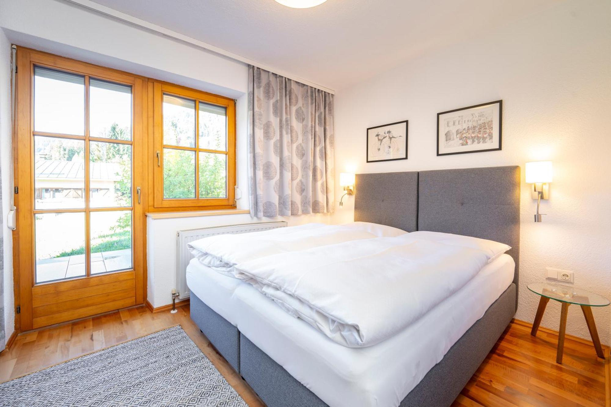Haus Christaldo Bed & Breakfast Sankt Anton am Arlberg Exterior photo